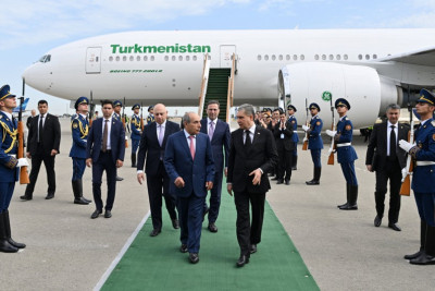 Qurbanqulu Berdiməhəmmədov Azərbaycana səfərə gəlib