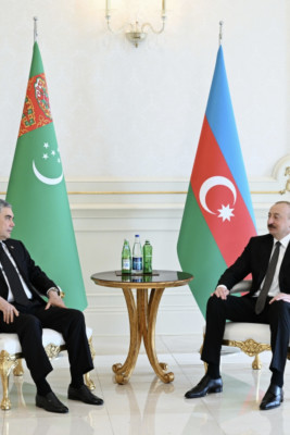 Azərbaycan Prezidenti İlham Əliyevin Türkmənistan Xalq Məsləhətinin sədri Qurbanqulu Berdiməhəmmədov ilə görüşü olub
