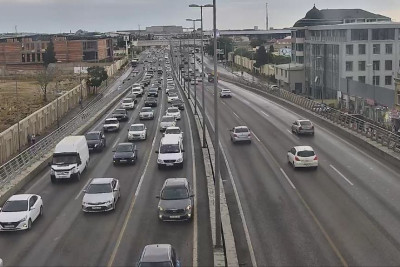 Bakının bəzi yollarında sıxlıq müşahidə olunur