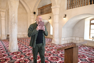 Prezident İlham Əliyev Ağdamın Qiyaslı kəndindəki tarixi məscidin binasının bərpadan sonra açılışında iştirak edib