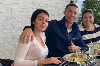 Corcina Ronaldo ilə müqavilə imzalayıb