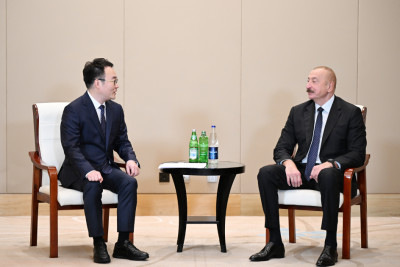 Prezident İlham Əliyev Tiencin şəhərində “Powerchina group” şirkətlər qrupunun icraçı vitse-prezidenti ilə görüşüb