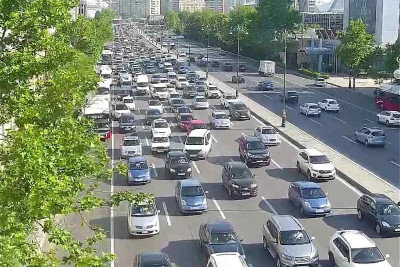 Orta hesabla 1 milyon aktiv işçi hər gün azı 1 saatını yollarda itirir