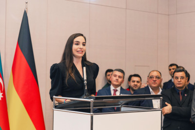 Berlindəki Azərbaycan Mədəniyyət Mərkəzində MAMA “Ana təbiət” beynəlxalq incəsənət sərgisinin açılışı olub