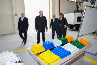Prezident İlham Əliyev Sabirabadda su filtrlərinin istehsalı müəssisəsinin fəaliyyəti ilə tanış olub