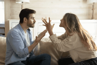 Parlament moped idarə etmək üçün sürücülük vəsiqəsi tələbini ilk oxunuşda qəbul edib