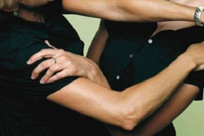 Mikroavtobusda qardaşının keçmiş arvadını döyən qadına hökm oxundu