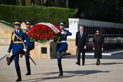 Prezident İlham Əliyev və birinci xanım Mehriban Əliyeva Şəhidlər xiyabanını ziyarət ediblər