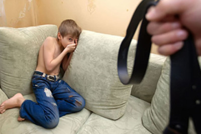 Uşağa zərər verən valideyn artıq onu təmsil hüququndan məhrum ola bilər