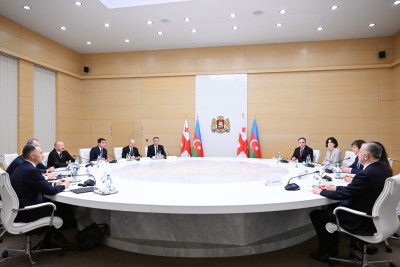 Prezident İlham Əliyevin Gürcüstanın Baş naziri İrakli Kobaxidze ilə geniş tərkibdə görüşü olub