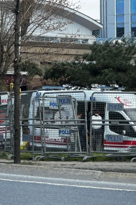 Mustafa Çiftçi: İstanbuldakı atışmada bir şübhəli öldürülüb, hücum edənlərin şəxsiyyəti müəyyənləşib