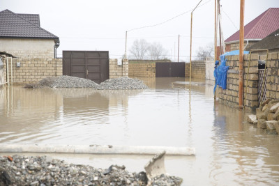 Keşlədə sökülmüş evin sakinlərinə birdəfəlik maddi yardım ödəniləcək