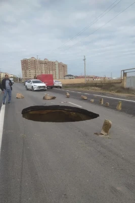 Masazırdakı "Zəngilan şəhərciyi"ndə yolun çökməsinin səbəbi açıqlanıb