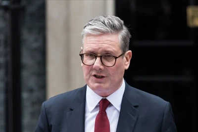 Starmer istefa çağırışlarını rədd edib