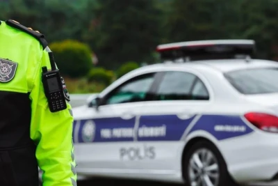 Yol polisi əlverişsiz hava ilə bağlı sürücülərə xəbərdarlıq edib