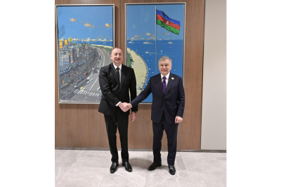 Prezident İlham Əliyev Özbəkistan Prezidenti Şavkat Mirziyoyevlə görüşüb
