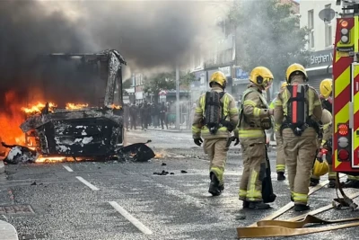 Şimali İrlandiyada gərginlik: Belfastda zorakılıq aksiyaları baş qaldırıb
