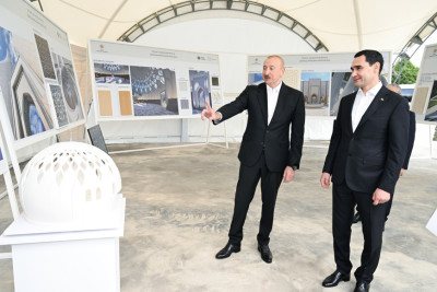 Azərbaycan və Türkmənistan prezidentləri Şuşa məscidində tikinti işlərinin gedişi ilə tanış olublar