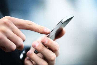 Aliment verməyən kişi arvadının telefonunu oğurlayıb satdı