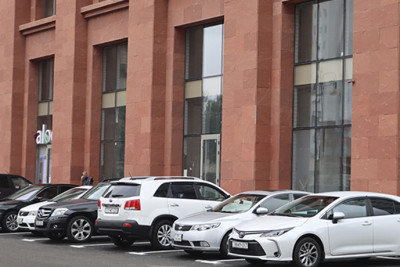 Azərbaycanda yeni parklanma qaydaları TƏSDİQLƏNDİ