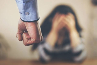 Xırdalanda kişi ona yemək verməyən arvadını döydü
