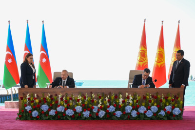 Azərbaycan ilə Qırğızıstan arasında imzalanmış sənədlər mübadilə edilib