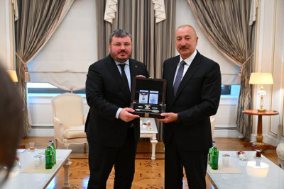 Prezident İlham Əliyevə "İrpen şəhərinin fəxri vətəndaşı" vəsiqəsi təqdim edilib