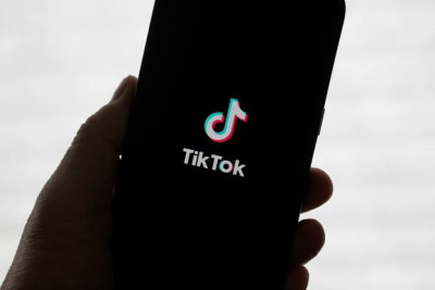 "TikTok"da tanımadığı şəxslə danışdı, əri tərəfindən döyüldü