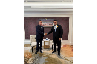 Bişkekdə Hikmət Hacıyev Alen Simonyanla görüşüb