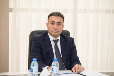 Anar Bayramov: "Daha çox iş görən həkimlər daha çox əməkhaqqı almalıdır"