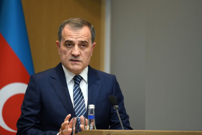 Ceyhun Bayramov: "Bulvarın bəlli ərazilərində Xəzərdəki azalmaları aşkar görmək mümkündür"