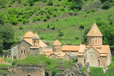 Xudavəng və Gəncəsər monastırları Albaniya tarixinin mühüm yadigarlarıdır