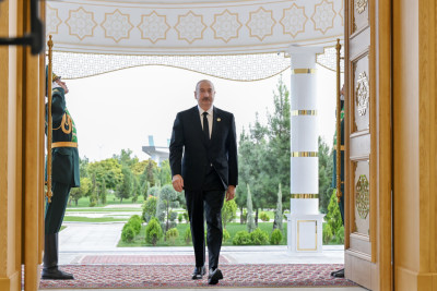 Prezident İlham Əliyev Azərbaycan və Mərkəzi Asiya Dövlət Başçılarının 8-ci Məşvərət görüşündə iştirak etmək üçün "Avaza" Kompleksinə gedib