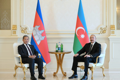 Azərbaycan Prezidenti İlham Əliyevin Kambocanın Baş naziri ilə məhdud tərkibdə görüşü olub