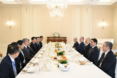 Prezident İlham Əliyevin adından Laos Prezidentinin şərəfinə rəsmi nahar verilib