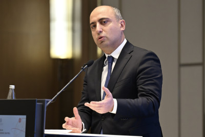 Emin Əmrullayev: "Anası ali təhsilli olan şagirdlərin nəticələri daha yuxarı olur"