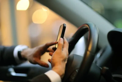 Sürücünün telefondan istifadəsi, eləcə də reklam şərtlərinin pozulması foto və videokameralar vasitəsilə də qeydə alınacaq