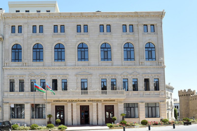 Məhkəmədə cəzaların toplanması qaydası dəqiqləşdi: Amnistiya alanlarla bağlı qərar
